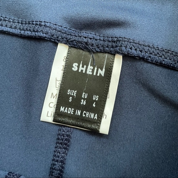 SHEIN Navy Biker Shorts with Pockets - Picture 7 of 8